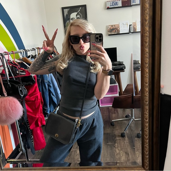 1980s Vintage coach crossbody leather bag - Picture 6 of 10